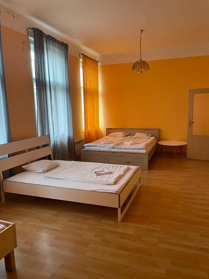 Hotel Praha Club Bed & Breakfast Exteriör bild