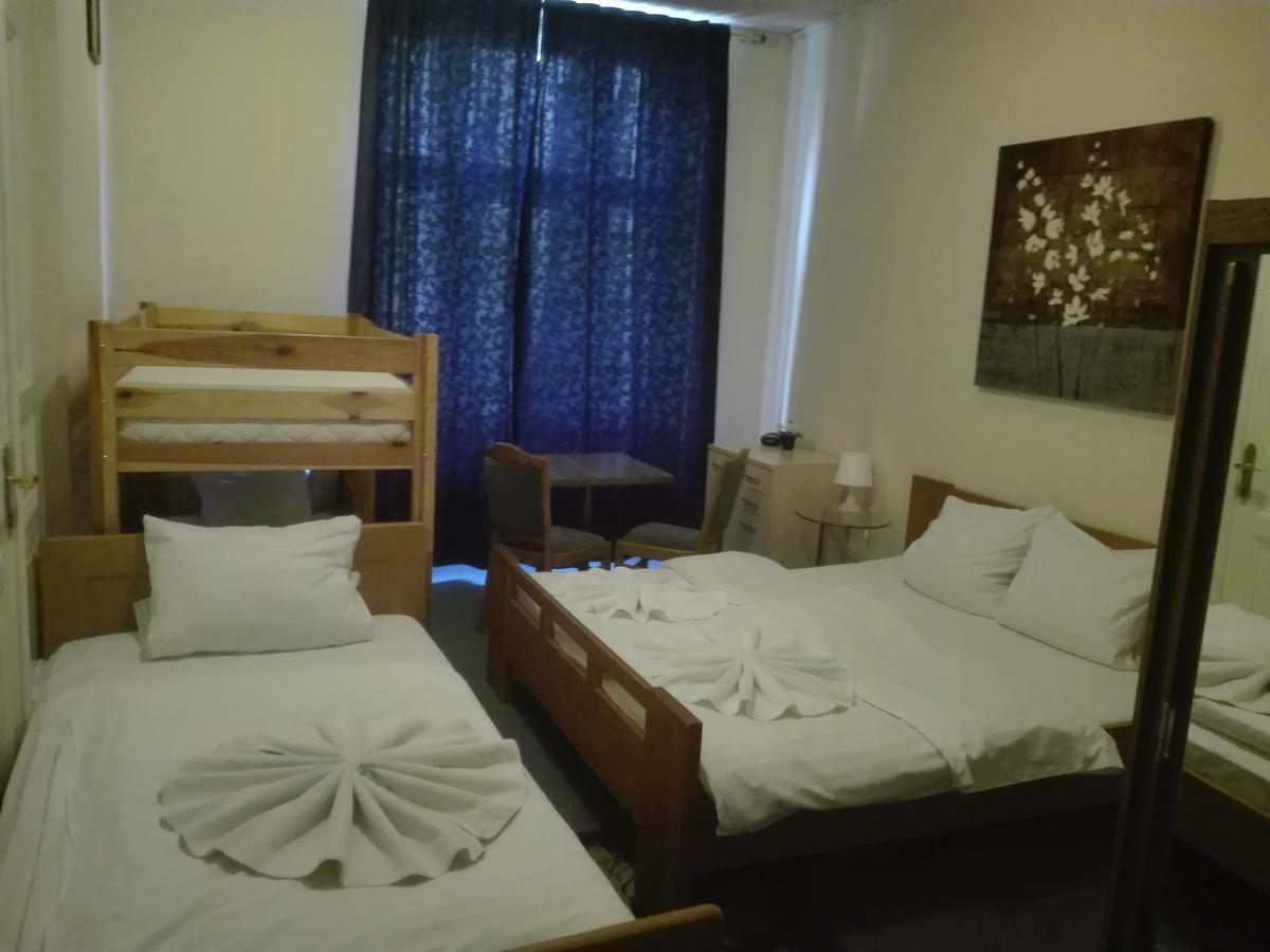 Hotel Praha Club Bed & Breakfast Exteriör bild