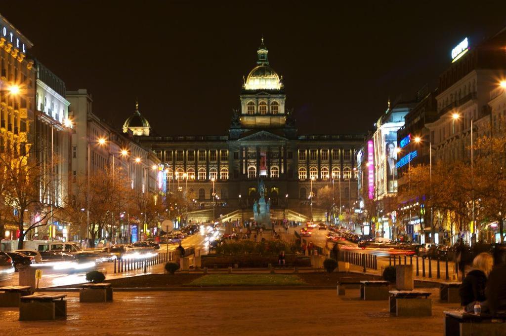 Hotel Praha Club Bed & Breakfast Exteriör bild
