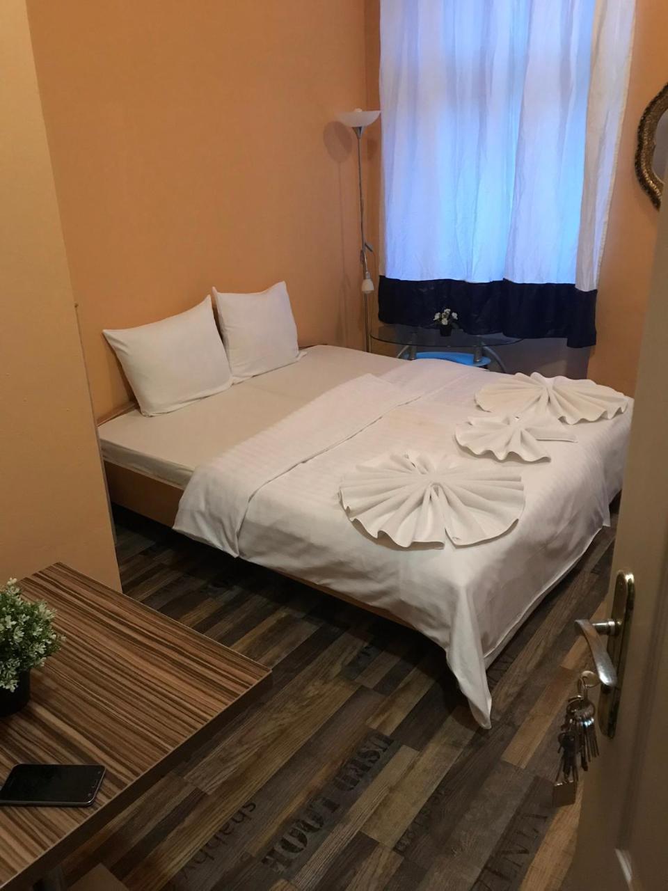 Hotel Praha Club Bed & Breakfast Exteriör bild