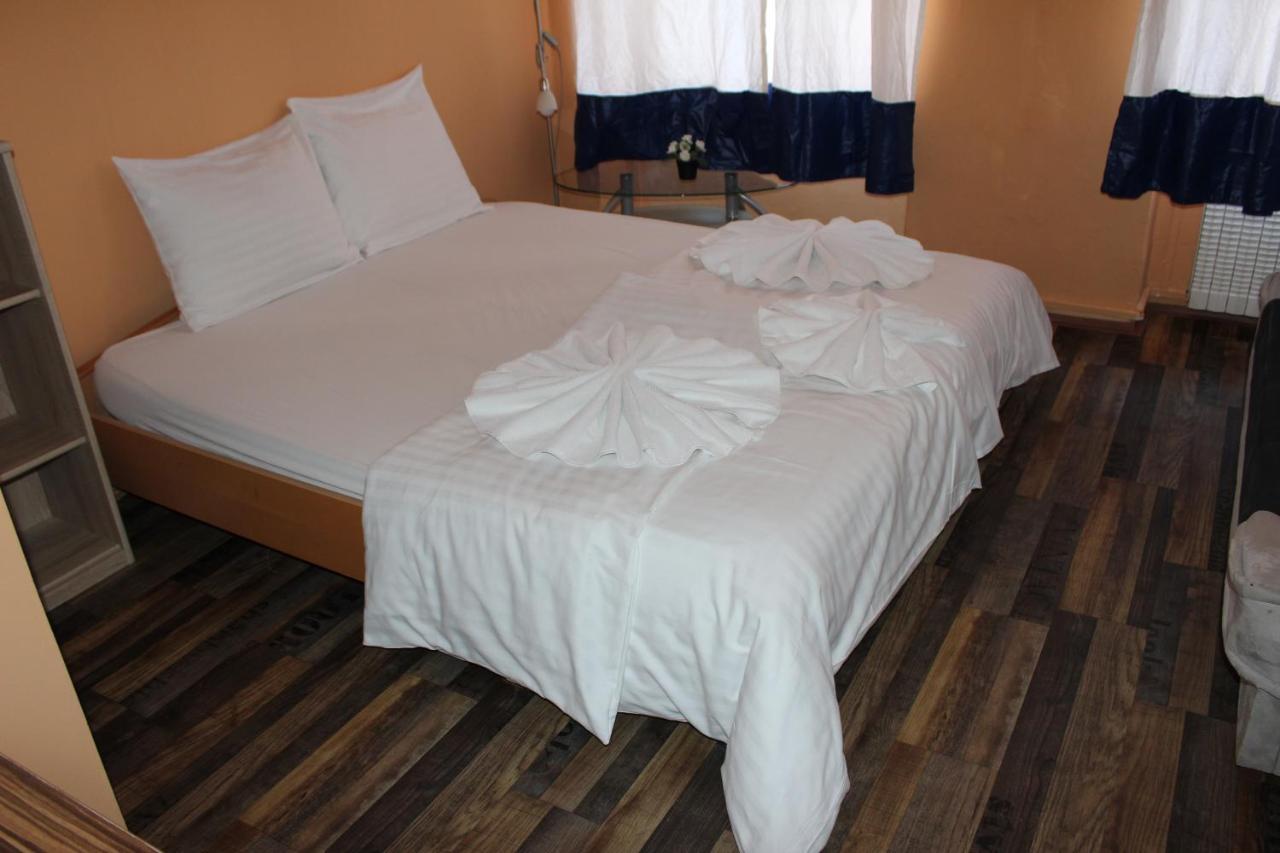 Hotel Praha Club Bed & Breakfast Exteriör bild