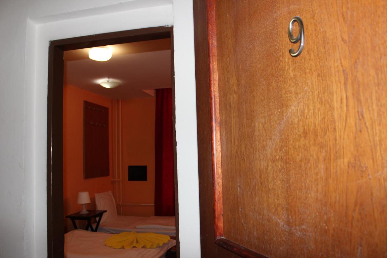 Hotel Praha Club Bed & Breakfast Exteriör bild
