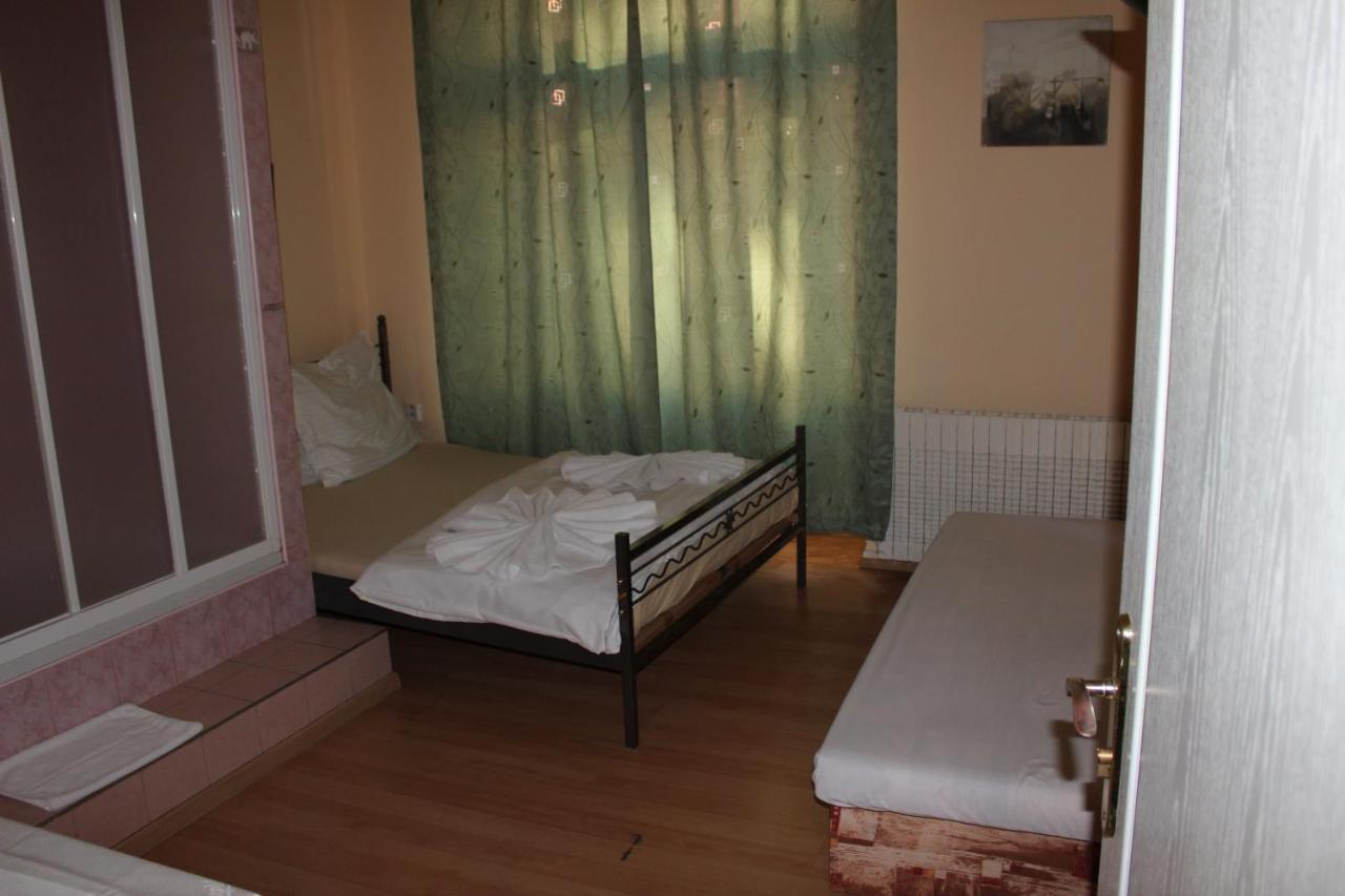 Hotel Praha Club Bed & Breakfast Exteriör bild